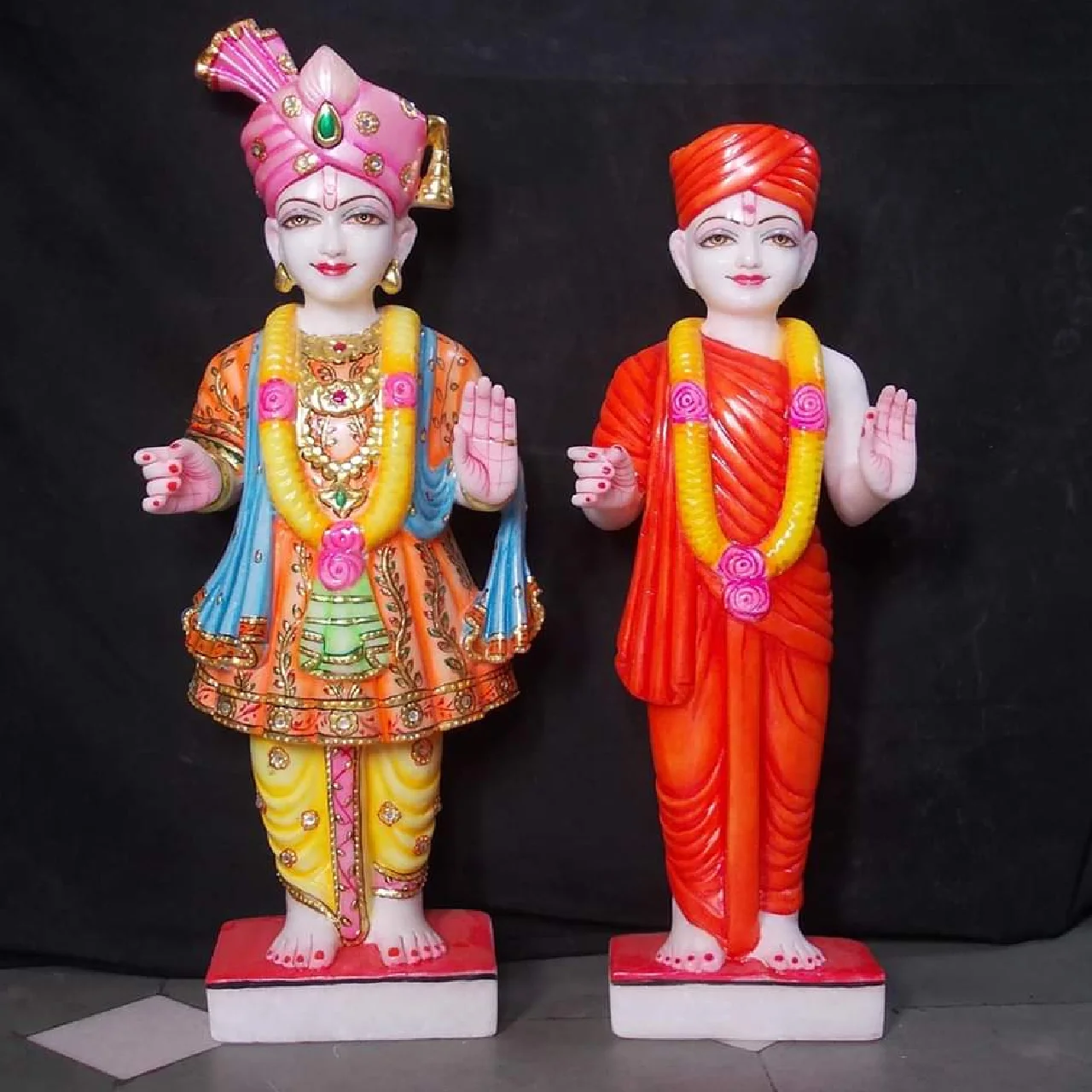 img marble swami naryan statue